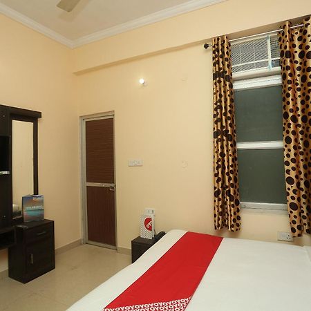 Oyo Flagship 17204 Vrindawan Galaxy Hotel Kanpur Luaran gambar