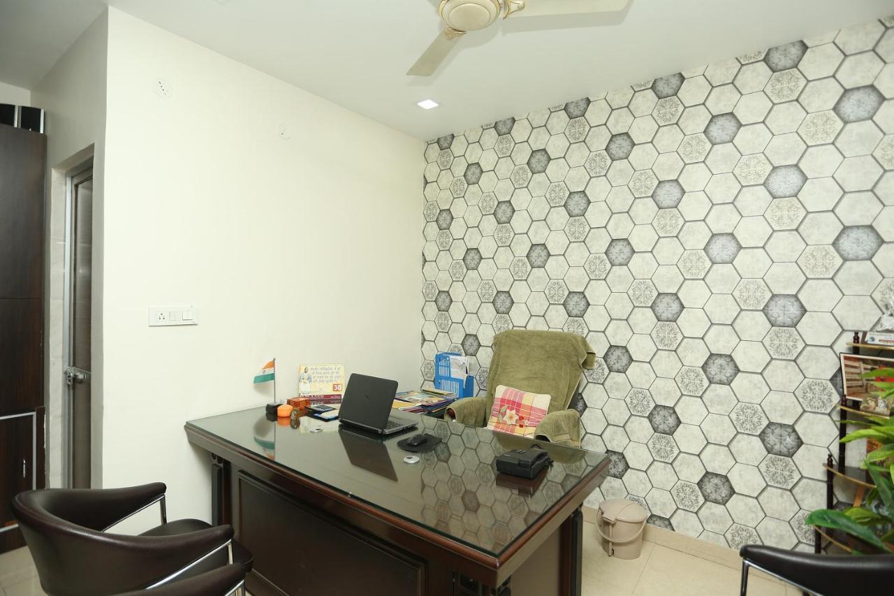 Oyo Flagship 17204 Vrindawan Galaxy Hotel Kanpur Luaran gambar