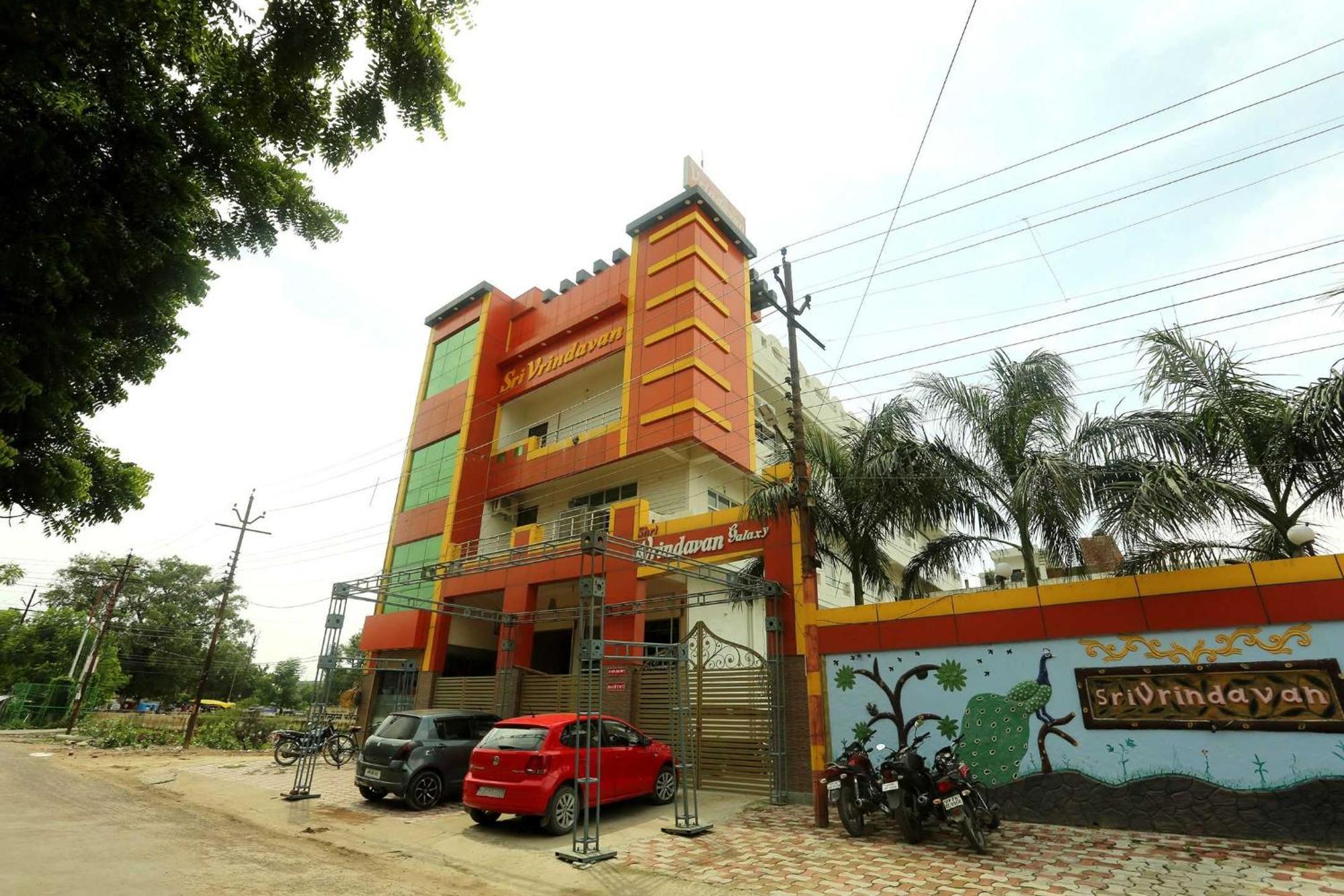 Oyo Flagship 17204 Vrindawan Galaxy Hotel Kanpur Luaran gambar